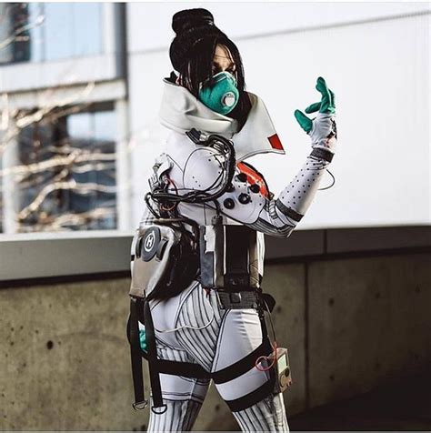 Beautiful Wraith cosplay! Tag a wraith main! (tags myself