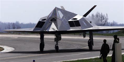 Air Force F-117 Nighthawk stealth aircraft flying in Nevada Area 51 ...