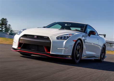 NISSAN GT-R (R35) Nismo Specs & Photos - 2014, 2015, 2016 - autoevolution