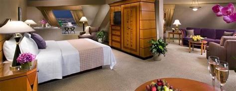 Pyramid Suites at Luxor Hotel and Casino | Vegas rooms, Vegas hotel ...