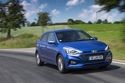 New Hyundai i20 2018 facelift review | Auto Express