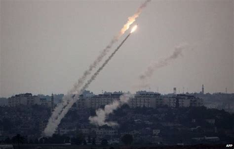 Amnesty: Hamas rocket attacks amounted to war crimes - BBC News