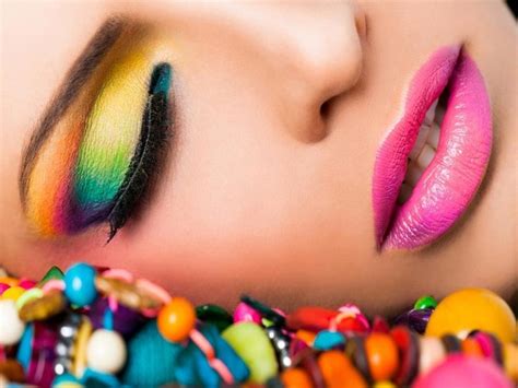 12 Fantastic Neon Makeup Looks - Pretty Designs