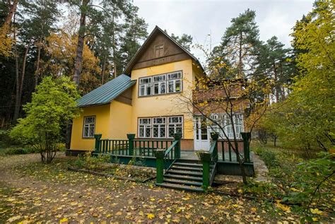 Russian Dacha: History Behind Culture of Family Estate in Russia