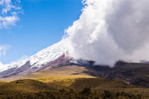 Cotopaxi volcano eruption threatens area 50 kms from the capital Quito ...