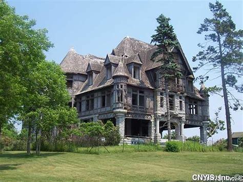 Inside abandoned mansions: 6 hauntingly beautiful sites across the US ...