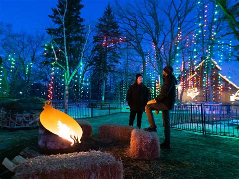 Winnipeg’s Zoo dazzles again with Zoo Lights | 92.7 FM CKJS - Winnipeg ...