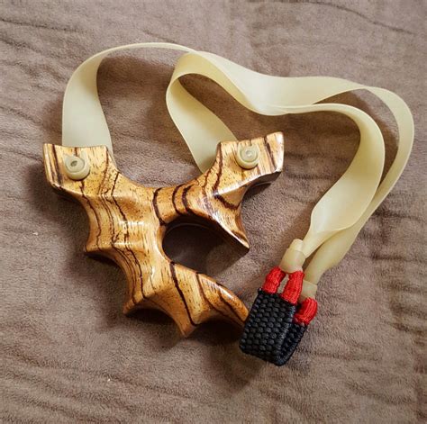 Pin by GONZALO LOAYZA on Beautiful Slingshots | Wooden slingshot ...