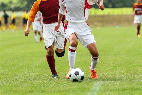 How to Dribble a Soccer Ball - A Soccer Player's Complete Guide To The Game