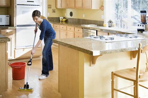 Can't Get Those Floors to Sparkle? Learn How to Choose the Right Mop ...