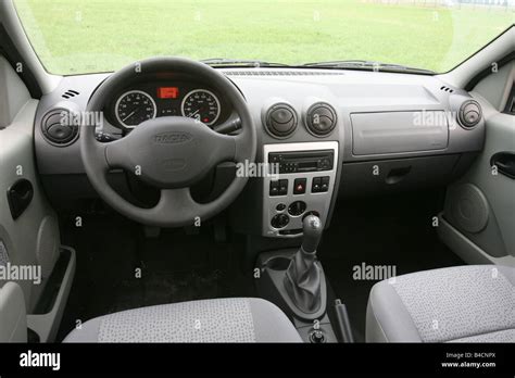 Dacia Logan Stock Photos & Dacia Logan Stock Images - Alamy