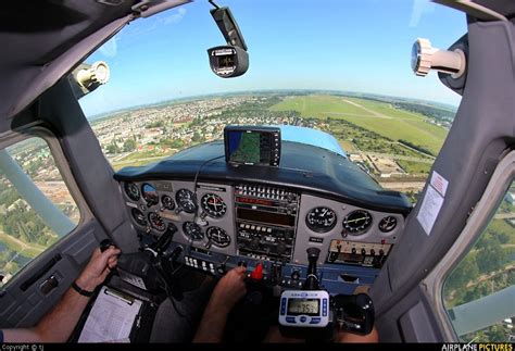 Cockpit of Cessna 152 Aerobat | Aircraft photos, Cessna, Cessna 172