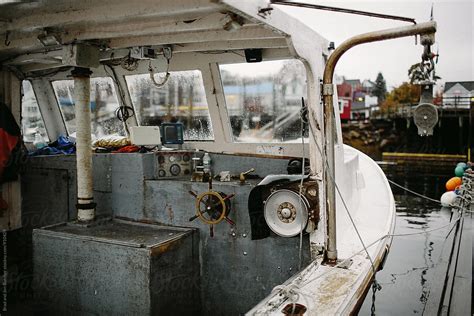 «Inside Of Fishing Boat» del colaborador de Stocksy «Brad And Jen ...