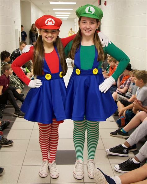 Pin de Melanie Hudson em Custom Girls Mario and Luigi Costumes ...