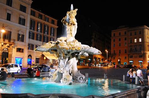 Fontana del Tritone | ecotouroma