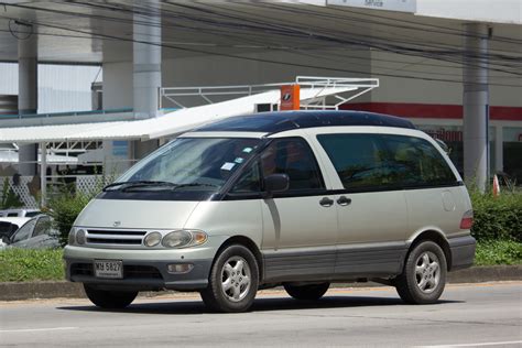 Toyota Van Models: All About the Van, the Previa and the Sienna