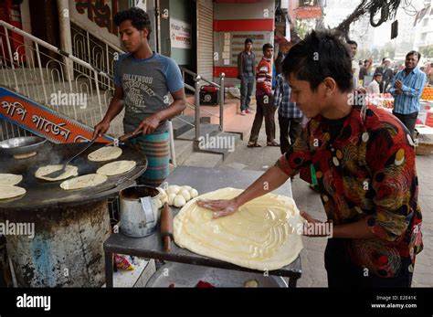 Bangladesh Dhaka (Dacca) street food in Old Dhaka Stock Photo - Alamy