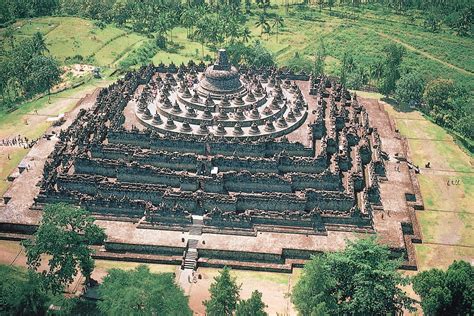 World Wondering: Preview: Borobudur