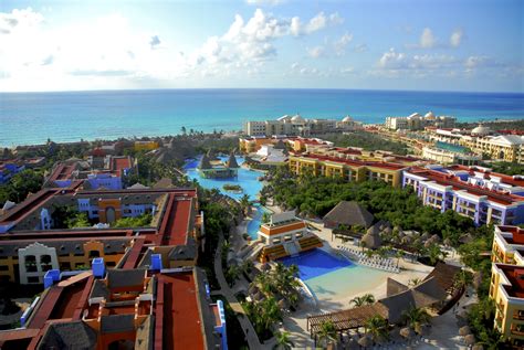 10 Reason To Vacation at IBEROSTAR Paraiso Maya