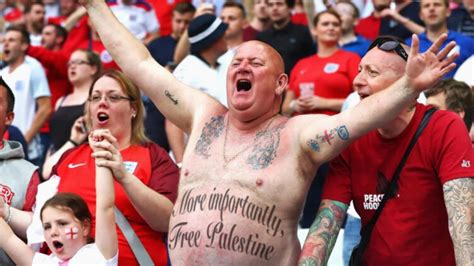 Viral Photo Does Not Show an English Fan at the FIFA World Cup Qatar ...