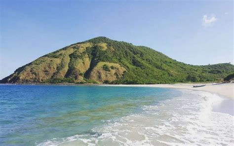 Pantai Mawun Surga Wisata Komplit di Nusa Tenggara Barat - Nusa ...