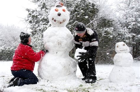 building snowmen! | Build a snowman, Snowman, Outdoor decor