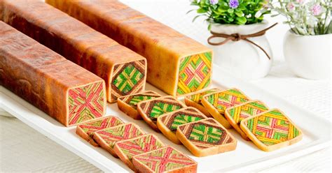 Malaysian Cakes Called 'Kek Lapis Sarawak' Look Like Kaleidoscopes