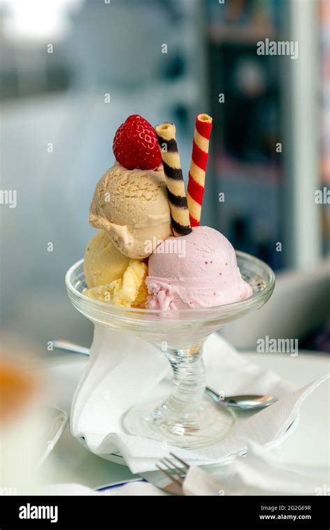 Ice cream in wafers hi-res stock photography and images - Alamy