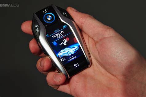 BMW introduces the Key fob with touchscreen display