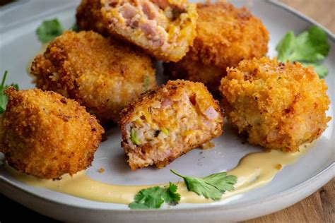 Fried ham and cheese croquettes recipe - FoodsDiary