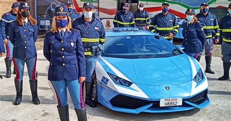 Watch This Lamborghini Huracan Police Car Deliver A Kidney For ...