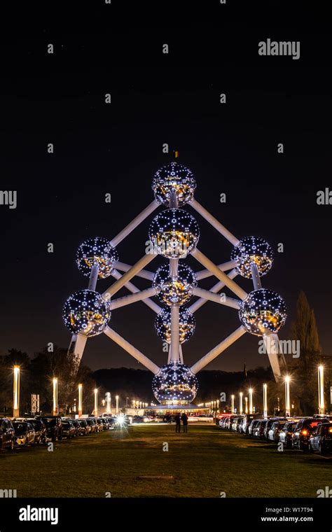 Atomium night hi-res stock photography and images - Alamy