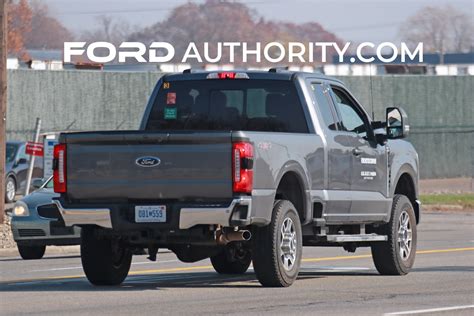 2023 Ford F-250 Super Duty Lariat SuperCab: Photos