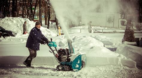 2 Stage vs 3 Stage Snow Blower - Which One is Best for You?