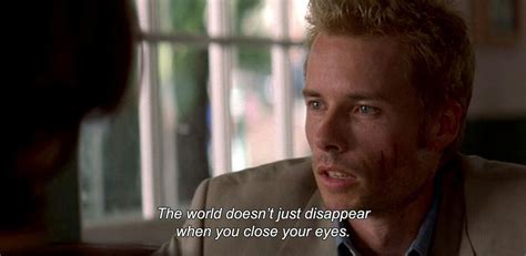 Guy Pearce in Memento di Christopher Nolan