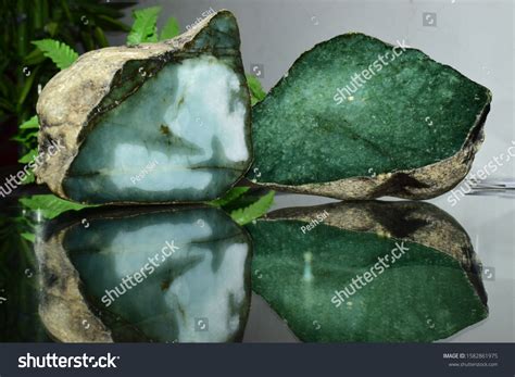 Real Jade Natural Sparkling Green Color Stock Photo 1582861975 ...