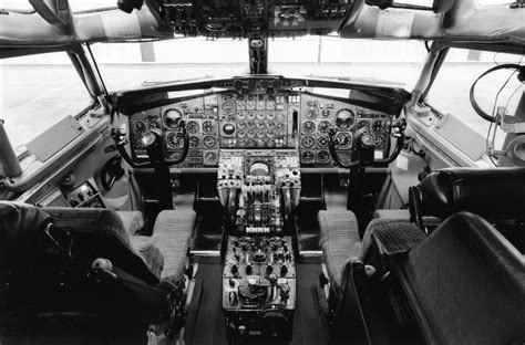 BOEING 707 - Flight Manuals