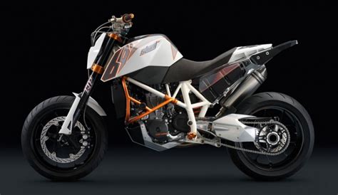 KTM's stunning Stunt - Canada Moto Guide