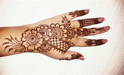 20 Excellent Back Hand Mehndi Designs 2017 - SheIdeas | Mehndi designs ...