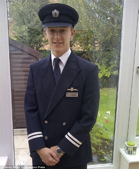 British Airways hands 21-year-old dream job as a pilot | Daily Mail Online