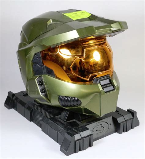 HALO III COLLECTORS LIMITED EDITION MASTER CHIEF