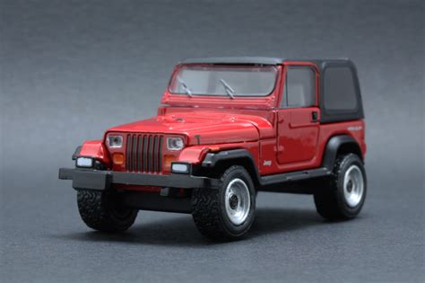 Diecast Hobbist: 1992 Jeep Wrangler Hard Top (YJ)