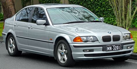 File:1998-2001 BMW 328i (E46) sedan (2011-07-17) 01.jpg - Wikimedia Commons