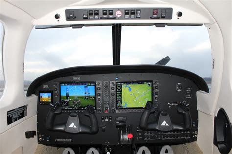 Piper Archer LX G1000 NXi Glass Cockpit - American Air Flight Training ...