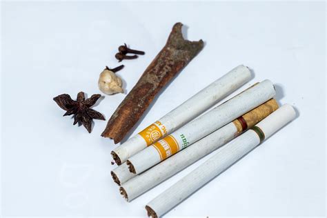 Getting to know the History of Kretek Cigarettes in Indonesia - Solo Abadi