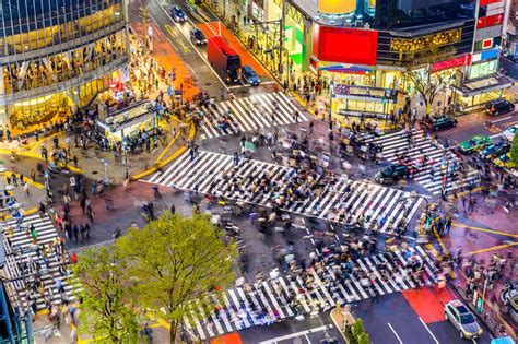 Shibuya Crossing : Recommended Tokyo Attraction | Travelvui