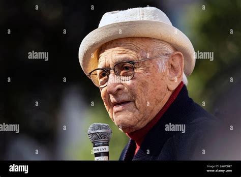 Norman lear hi-res stock photography and images - Alamy