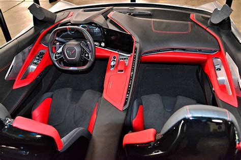 Comparing the New C8 Corvette to the C7 Interior for Comfort