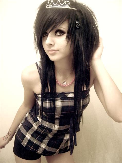 Scene Hairstyles Women: Cool Emo Black Hair Pictures Design