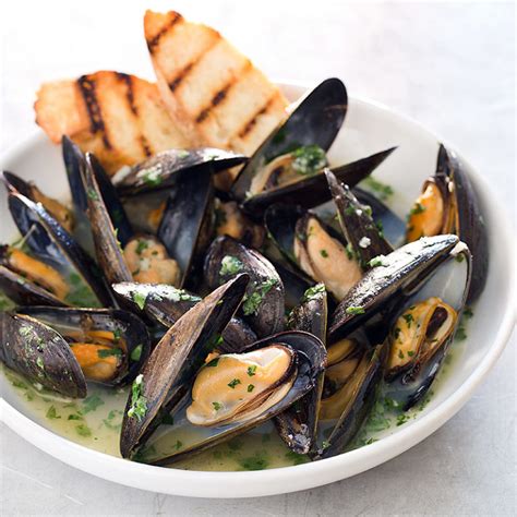 Steamed Mussels in Wine Sauce – Jughandle’s Fat Farm